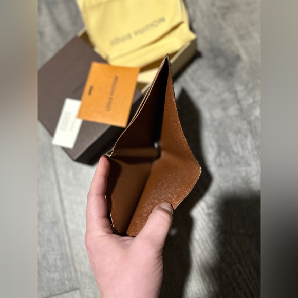 Louis Vuitton Multiple Wallet - Monogram (Bifold) - Picture 7 of 16